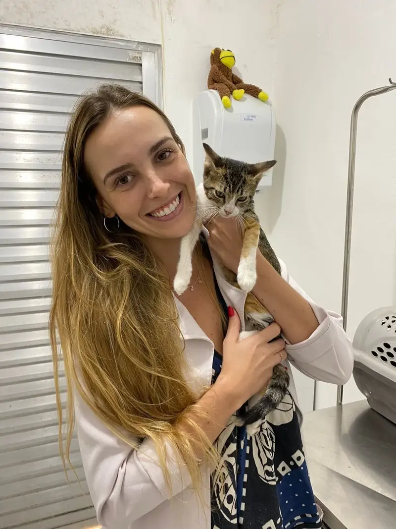 Dra. Luana, médica veterinária da Vet do Pet em Arraial d'Ajuda